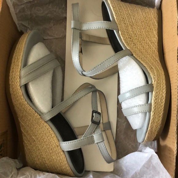 Leather upper wedges. Brand new never worn. - Picture 7 of 7